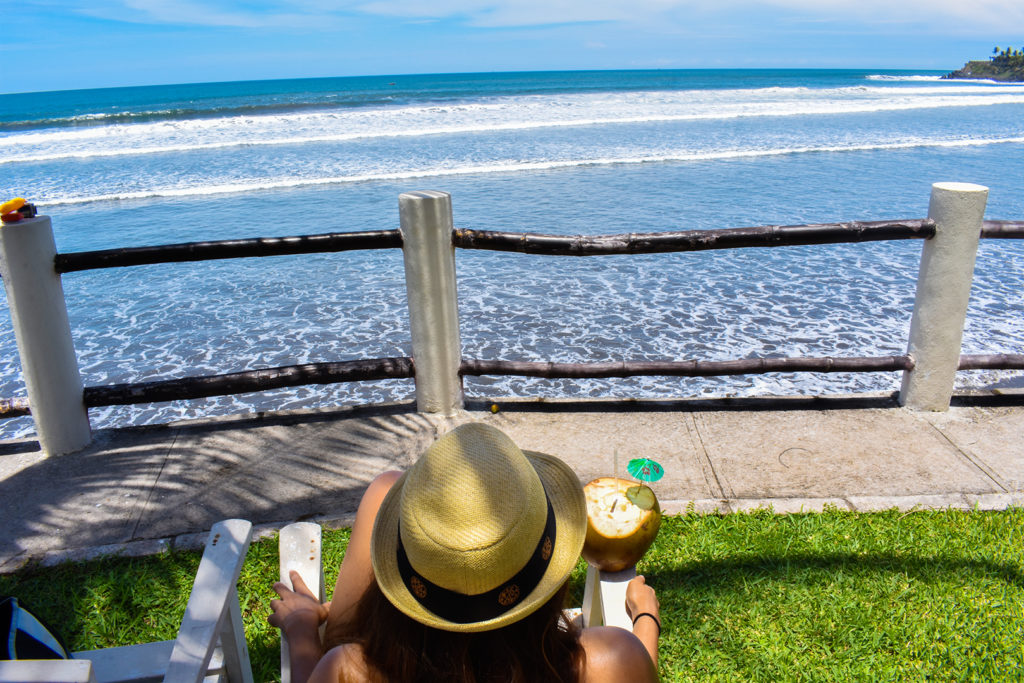 Vista de la Playa las Flores en Chirilagua, San Miguel