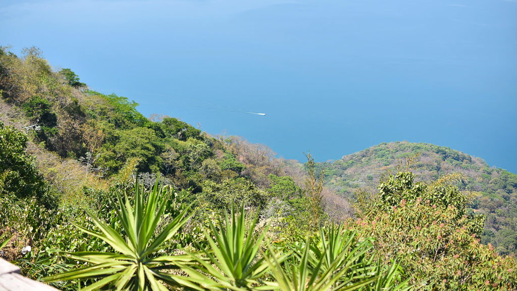 Lago de Ilopango desde Café Santa Cruz, San Francisco Chinameca, La Paz